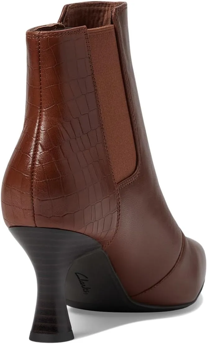 Clarks Women's Kataleyna Glow Ankle Boot